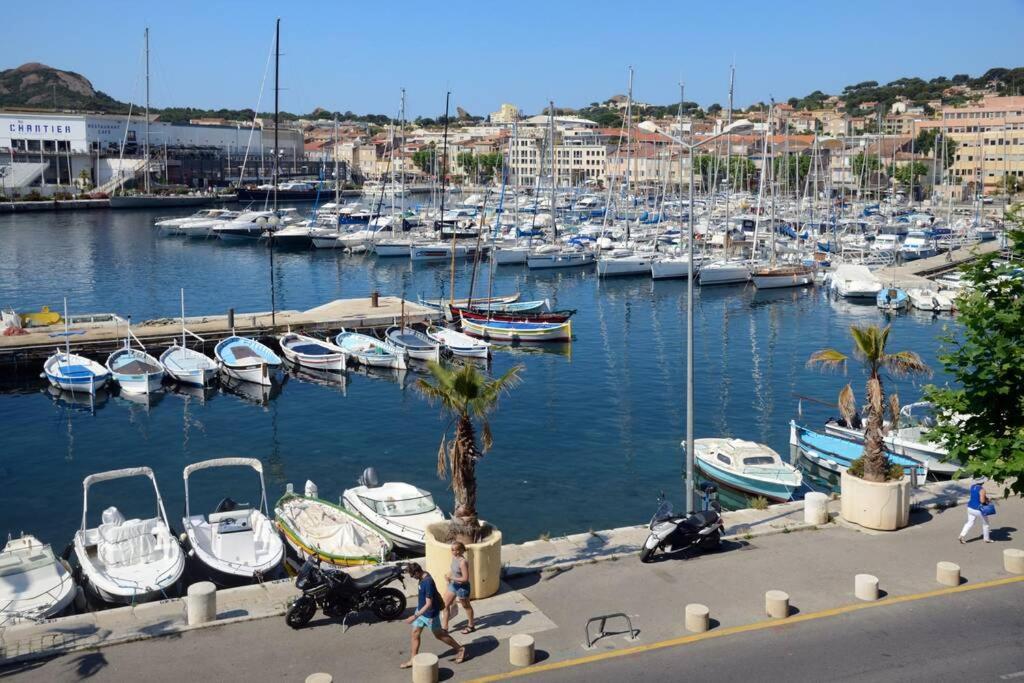 - Magnifique Climatise Sur Le Port Apartment *
